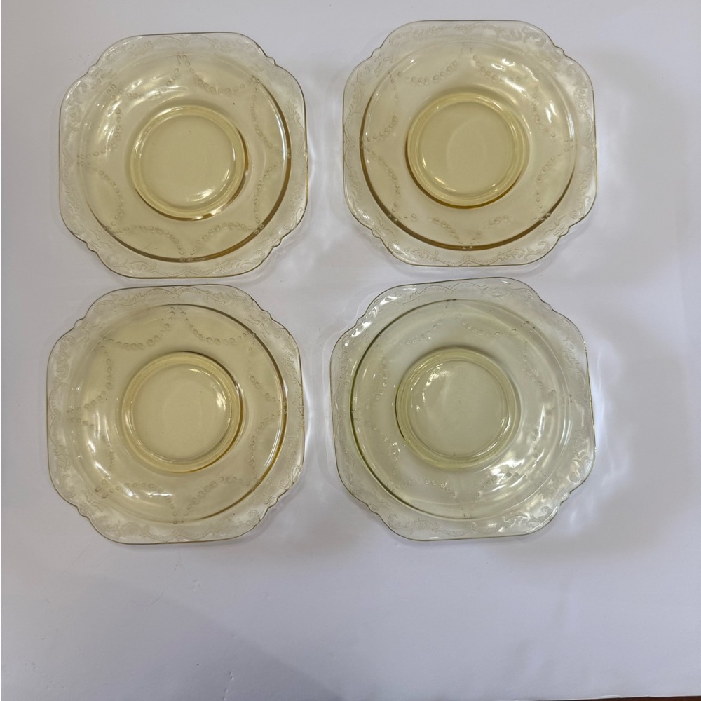 Vintage Depression
Glass Madrid Pattern
Federal Yellow Amber
4 Saucers - Picture 4 of 5
